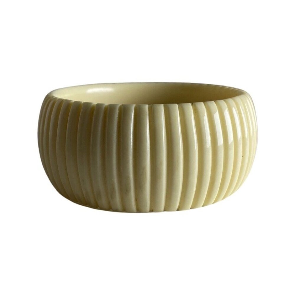 Cream Color Ribbed Thick Bangle Naiper Bracelet Lucite? Celluloid?